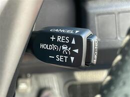 運転席操作部の画像です。店舗にて現車の確認もいただけますので、お電話で在庫のご確認の上是非ご来店くださいませ！！！ワクワクするクルマ選びをご提案します！