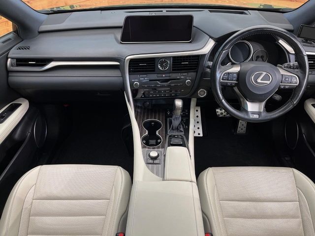 グループ総在庫数約30，000台！！全国の系列店からメーカー・車種問わずご紹介出来るので、あなたにピッタリのお車が見つかるはずです♪まずはお問い合わせ下さい☆