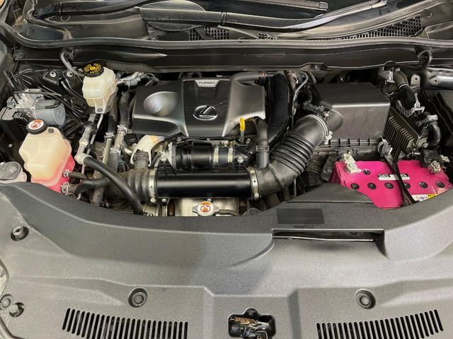 親切・丁寧な専門メカニックスタッフが応対！・車検・点検整備・事故等の修理などアフターサービスも安心。お車のカスタマイズもネクステージのサービススタッフまでご相談ください！