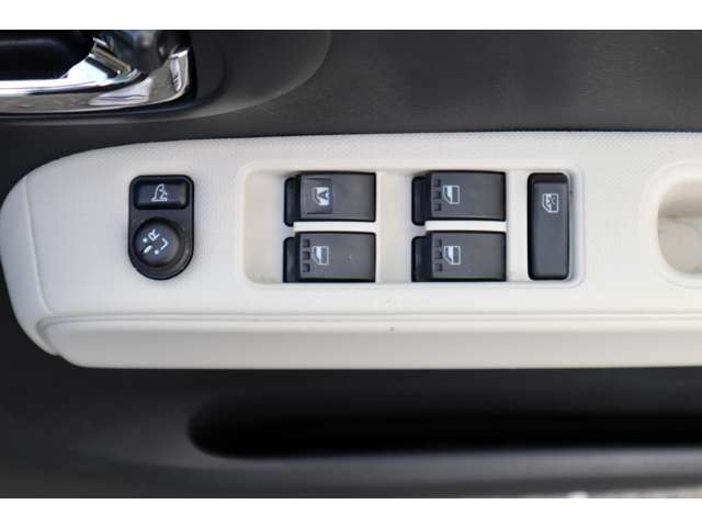 新幹線、電車でご来店のお客様も、事前にご連絡頂ければ最寄り駅までお迎えに上がりますのでスタッフまでお伝えください！最寄り駅は、【岐阜羽島駅】　【JR大垣駅】になります。