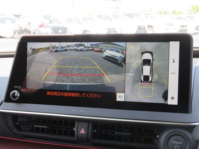 パノラミックビューモニター（全周囲カメラ）装備です！見通しの悪い道や、狭い道でのすれ違い時などにドライバーを手助けします。また車両を真上から映したようなグラウンドビューは狭い場所での駐車に最適です！！