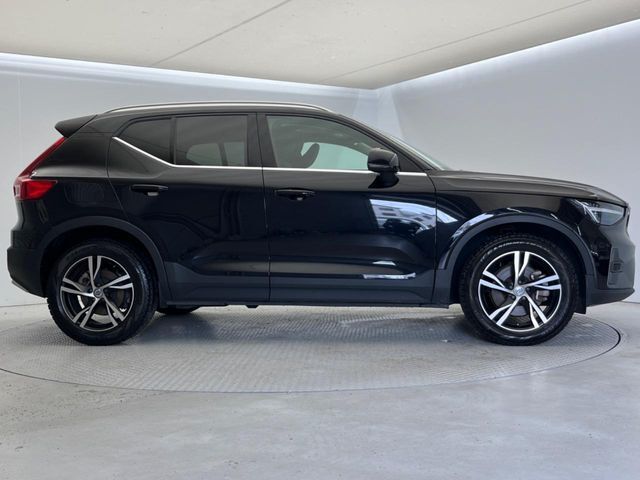 購入後は全国のVOLVO正規ディーラーにてアフターサービスをお受けいただけます。定期点検サービス、延長保証などの有料サービスも手厚くご用意しておりますので、ご不安事はお気軽にご相談下さい。