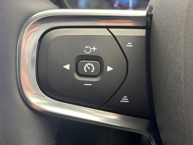 【全車速対応アダプティブクルーズコントロール】ミリ波レーダー+ステレオカメラ+赤外線により前方車輌を認識し、速度や車間距離を維持・調整。高速道路走行時や渋滞時にドライバーの負担を大幅に軽減します。