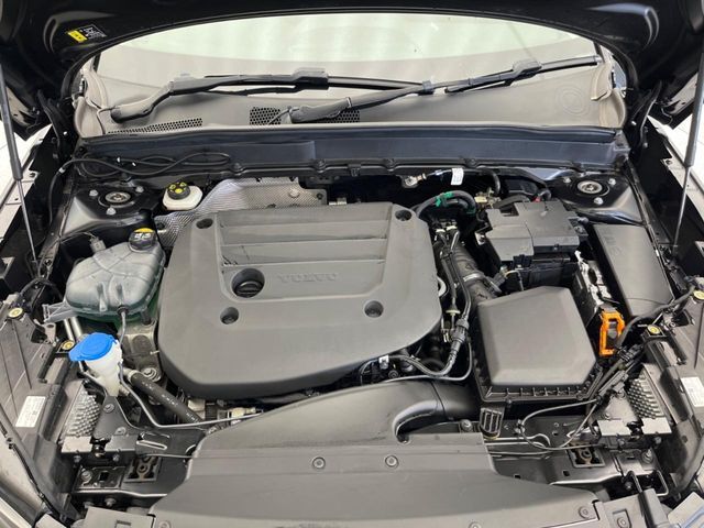 【B4エンジン（マイルドハイブリッド2.0Lターボ）】燃費と走行性能に優れた48Vハイブリッドシステム搭載のターボエンジン。低回転でトルクを発生し、ストップ＆ゴーの多い日本に合ったエンジンです。