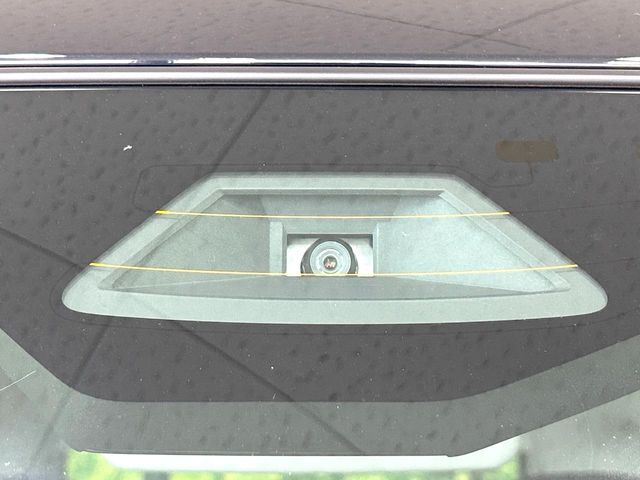 【スズキ　セーフティサポート】走行中に前方の車両等を認識し、衝突しそうな時は警報とブレーキで衝突回避と被害軽減をアシスト。より安全にドライブをお楽しみいただけます。