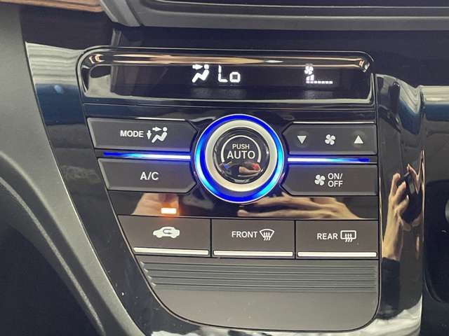 【運転席操作部】快適なドライブを楽しむための機能が装備されています！運転席から触れるので、使いやすいです！除菌プランいれていただくと、さらに清潔で安心していただけます！