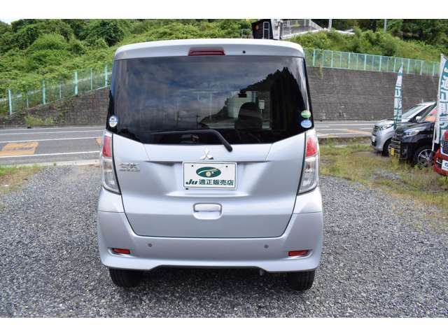 安いだけじゃない！値段以上の価値がある！そう言い切れるのは当社の在庫のほとんどが新車ディーラー様からの買取り車です。全国の中古車販売店とオークションでセリ合う前のお車なので無駄な経費が掛っていません。