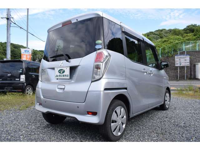 普通車は県外の場合でも当社はJU加盟店なので県外の陸運局に行かずにナンバーが取得出来るので、お客様に店頭納車も可能です。もよりの倉敷駅まではお迎えに上がりますので帰りは早島インターからすぐ高速です。