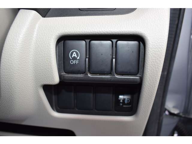 納車前には整備資格保持者による分解整備をしてダイヤルステッカーを貼り、記録簿をお付けして納車させて頂きますので納車時には交換して部品や交換箇所をお客様と一緒にご確認して頂いております。