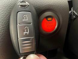 【インテリキー】キーを身につけている状態であれば、ドアに付いているスイッチを押すだけで、ドアロックの開閉ができる機能。エンジン始動も便利ですね♪