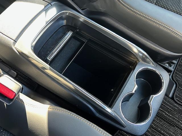 【ドリンクホルダー】長時間のドライブを快適に過ごすために、必須の車内アイテムですよね！