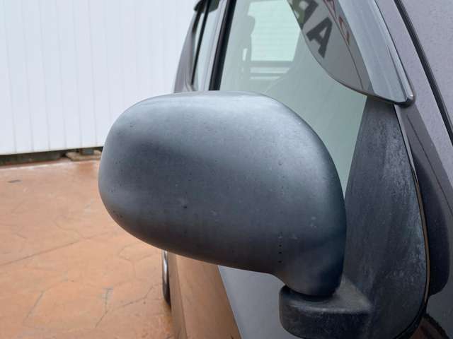 当社はメーカー指定ディーラーです。DAIHATSU：ダイハツ正規スーパーピットディーラー　SUZUKI：スズキ正規副代理店