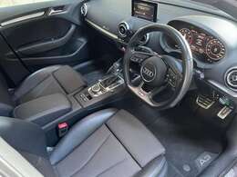 室内もキレイです！　気持ち良くお乗り頂けると思います♪