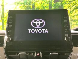 【純正9インチナビ】人気の純正ナビを装備しております。ナビの使いやすさはもちろん、オーディオ機能も充実！キャンプや旅行はもちろん、通勤や買い物など普段のドライブも楽しくなるはず♪