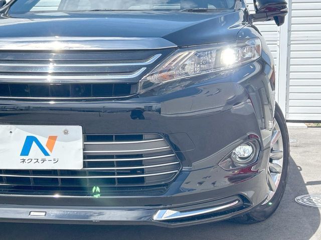 【LEDヘッドライト】悪天候や夜間走行時も良好な視界を確保し安心して運転できる高輝度LEDヘッドライトを装備！点灯速度が早く、消費電力も抑えられています。