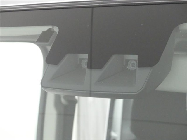 衝突被害軽減ブレーキ搭載。過信せずに運転に集中しましょう。