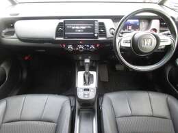 ご納車後も安心なプレミアム保証をご提案いたします。ナビや電装品、エアコンなども含めた600項目の充実した保証内容と安心のロードサービス付帯でサポートいたします。詳細はお尋ねください。