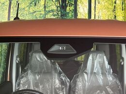 【スズキ　セーフティサポート】走行中に前方の車両等を認識し、衝突しそうな時は警報とブレーキで衝突回避と被害軽減をアシスト。より安全にドライブをお楽しみいただけます。