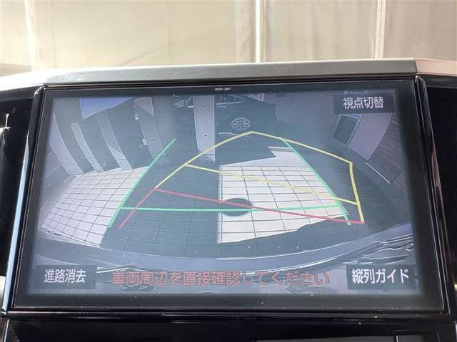 バックモニタ-も装備しております。車庫入れの苦手なお客様、もうご心配いりません。重宝してくれると思います。