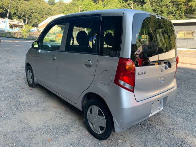 4名乗りのお車です