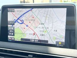 ●純正ナビ:一体感のあるナビは、高級感ある車内を演出してくれます。オーディオ機能も充実しておりますので、運転もより楽しめます♪