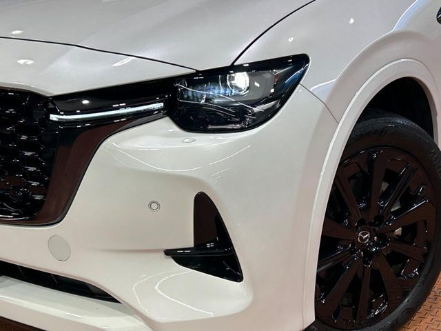 【LEDヘッドライト】悪天候や夜間走行時も良好な視界を確保し安心して運転できる高輝度LEDヘッドライトを装備！点灯速度が早く、消費電力も抑えられています。