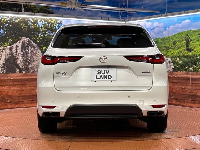 安心の最長10年・走行無制限保証（有償）をご用意。保証内容も充実はもちろん、無料点検＆オイル交換や、年中無休の全国・24時間ロードサービスも付帯されておりますのでご安心下さい。