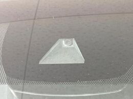 【トヨタセーフティセンス】走行中に前方の車両等を認識し、衝突しそうな時は警報とブレーキで衝突回避と被害軽減をアシスト。より安全にドライブをお楽しみいただけます。