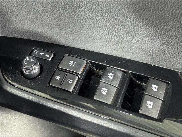 【窓操作部】軽い力で、窓を開けたり閉めたりすることができます！掲載箇所以外にご希望の写真がございましたら、お気軽にお問い合わせ下さい！メールや郵送でお送りさせていただきます。