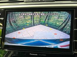 【バックカメラ】駐車時に後方がリアルタイム映像で確認できます。大型商業施設や立体駐車場での駐車時や、夜間のバック時に大活躍！運転スキルに関わらず、今や必須となった装備のひとつです！
