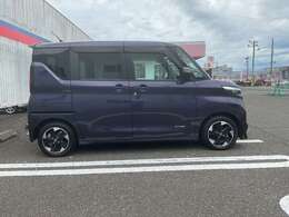 リヤスライド仕様となっていますので開け閉めの際、隣の車にドアをぶつける心配がございません☆