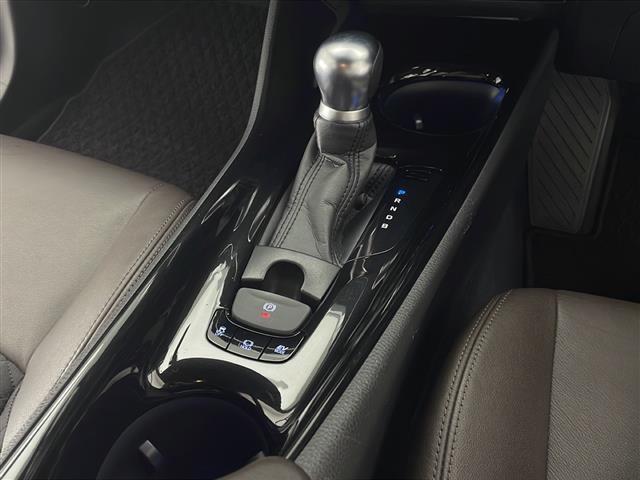 気になる車はお電話やメールで当店にお問い合わせください。なお、お電話での在庫の取り置きはできません。ご来場の際は、商談が重なる事が増えていますので事前に在庫有無をご確認くださいませ。