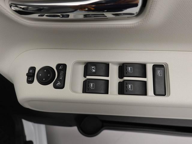 パワーウィンドウのスイッチです。　運転席に居ながら助手席の窓を開け閉めできるので便利ですよ。　ロック機能も付いてるので子供がイタズラして窓を開けるという事もできなくできますよ。