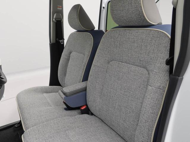 厚みがあって、座り心地のいいソファのようなシート。運転席も助手席もリラックスしてゆったりと座れます。