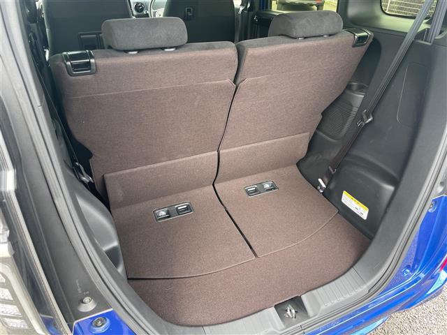 【トランク】積み込みやすくて、たっぷり積める荷室です。シートアレンジできるものは、乗車人数と荷物の量や大きさによってシートを動かすことができるので、より快適なドライブが可能です！