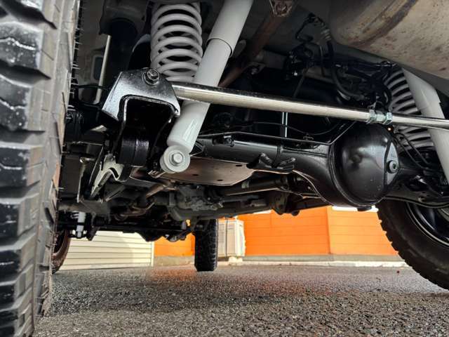 気になる下回りの錆や腐食等ダメージ無く非常に綺麗な状態です、千葉県ワンオーナー車両となります