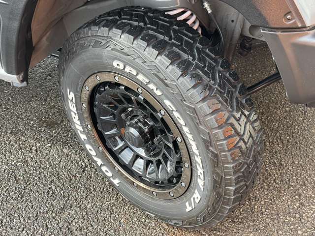 RTタイヤを装備しております