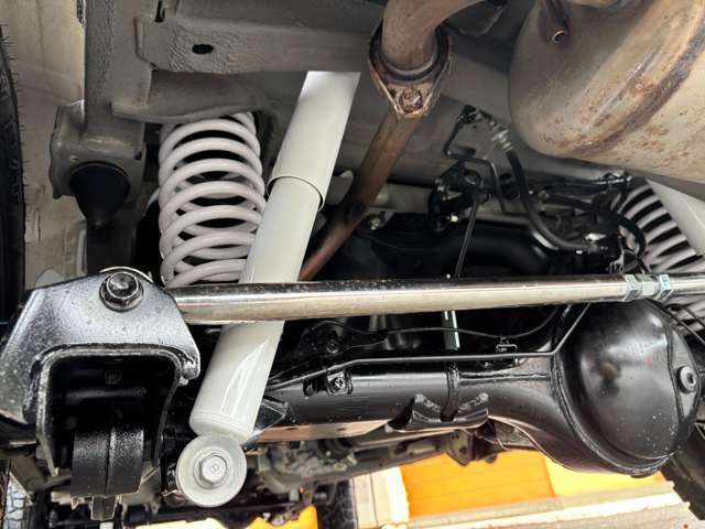2インチコイル＆ショックにてリフトアップを施工済みです