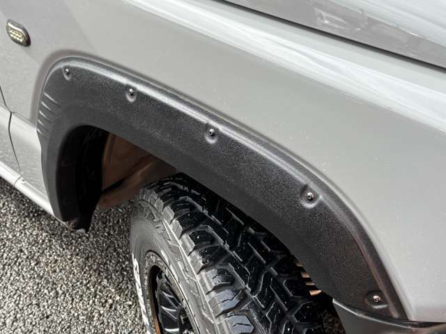 9ミリフェンダーを装備！チッピング塗装済みで雰囲気良く仕上がっております