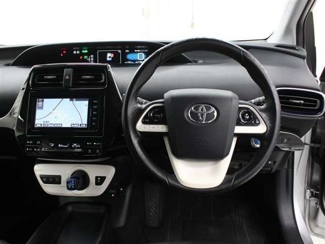 運転席廻りです。