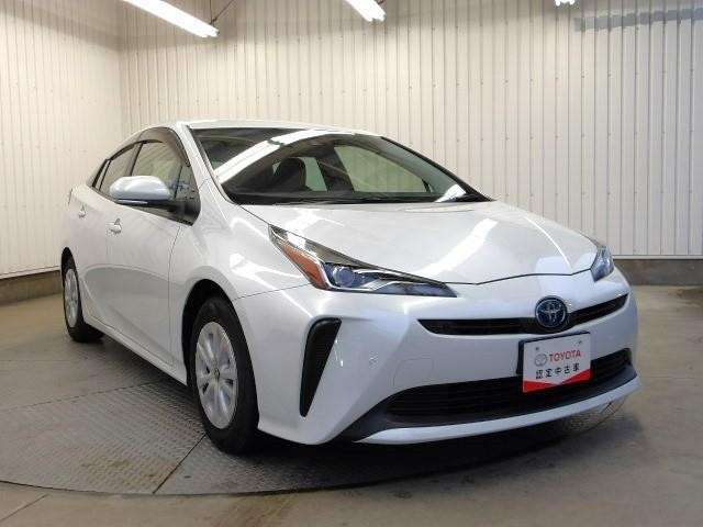 ボディーカラーは「プラチナホワイトパールマイカ」カラーコードは「089」