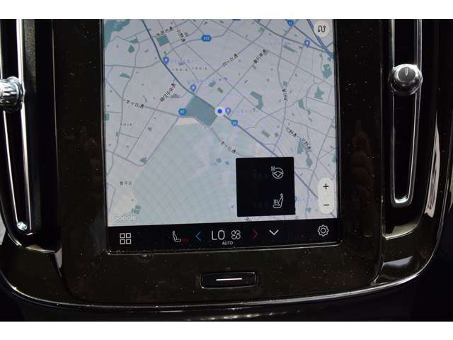 ◆冬にうれしいシートヒーターに加え、ステアリングヒーターも導入。到着先ですぐ高いパフォーマンスを発揮したい方に