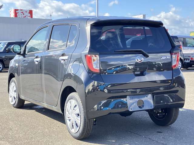 国交省の代わりに車検認定ができる「陸運局指定工場」の資格をもっており、熟練の整備士や国家資格を持った整備士が揃ってます！