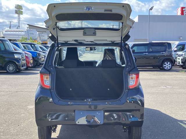 大切な愛車を見つけるお手伝いから始まり、ご購入後もできるだけ長く、安全にお乗りいただけるようにアフターサポートにも全力で取り組んでいます。