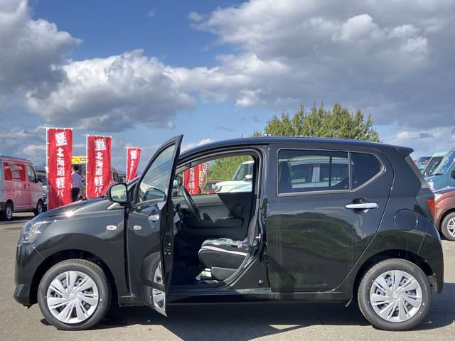 カーナビ・ETC・エンジンスターター・ドライブレコーダーなど、ご希望にお応えできるよう、オプション多数取り揃えております。おクルマのことなら何でもお任せください！