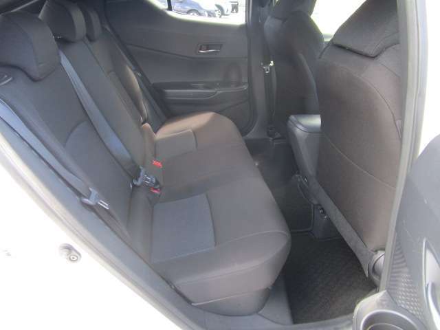 内外装クリーニング済みで快適な室内になっています。納車前にももう一度当店でクリーニングしてのお渡しとなります。