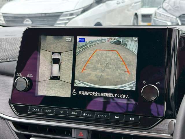 アラウンドビューモニター。車を上から見下ろしているかのような映像で周囲を確認し、スムーズな駐車をアシストしれくれます。