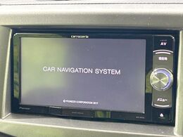 【ナビゲーション】目的地までしっかり案内してくれる使いやすいナビ。Bluetooth接続すればお持ちのスマホやMP3プレイヤーの音楽を再生可能！毎日の運転がさらに楽しくなります！！