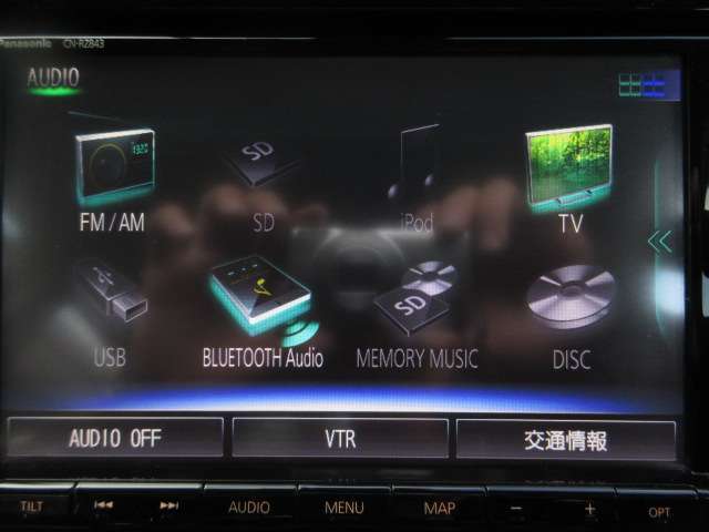 お出かけ時に欠かせないナビは大画面8インチの純正SDナビ！CD・DVD再生や音楽録音・フルセグTV視聴、Bluetooth・USB接続とドライブが盛り上がるナビです！