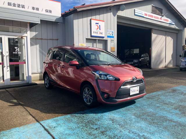 ★プライバシーガラス★革巻きステアリング＆シフトノブ★オートエアコン★スマートキー★イモビライザー